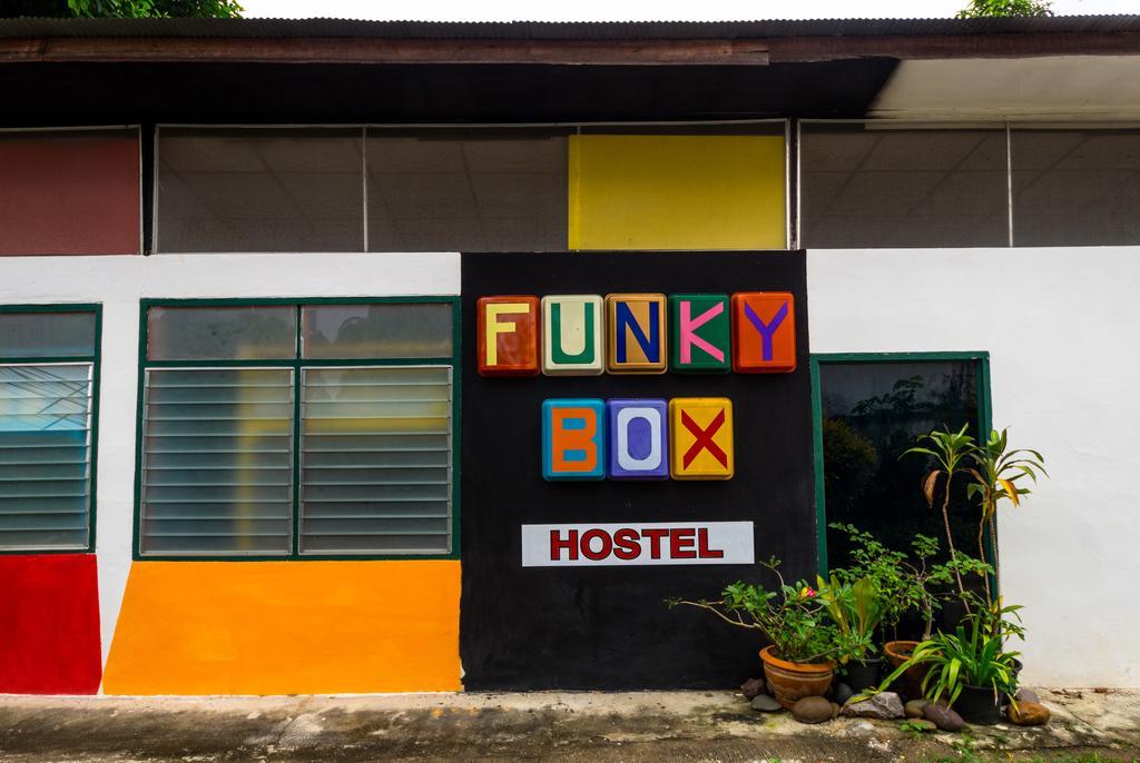 Funky Box Hostel Чианг Кхонг Номер фото