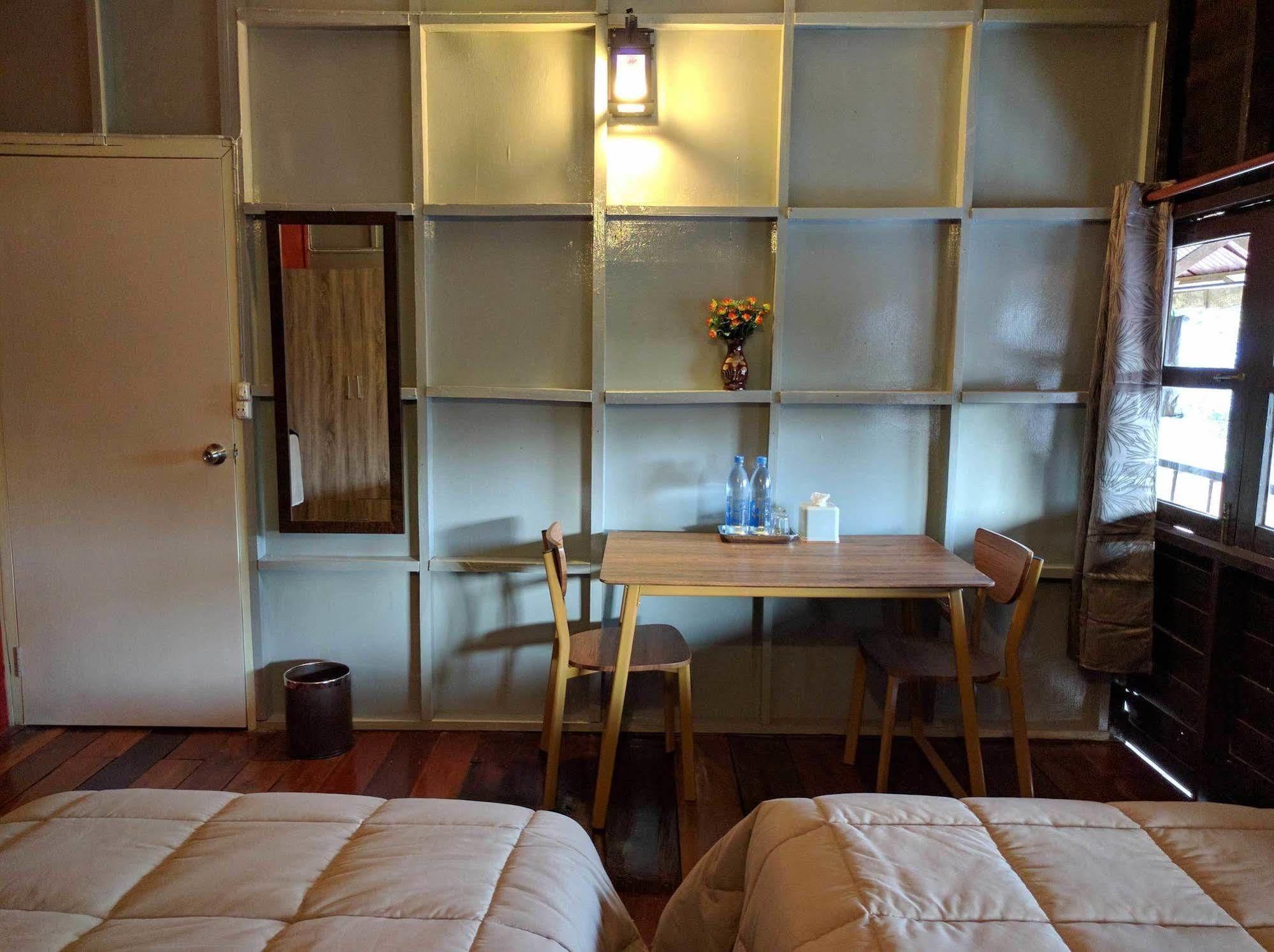Funky Box Hostel Чианг Кхонг Экстерьер фото
