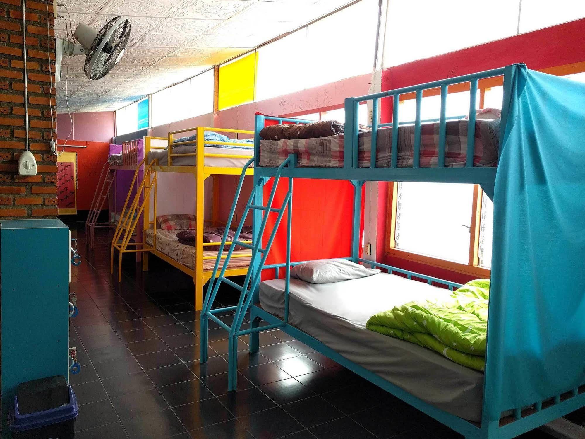 Funky Box Hostel Чианг Кхонг Экстерьер фото