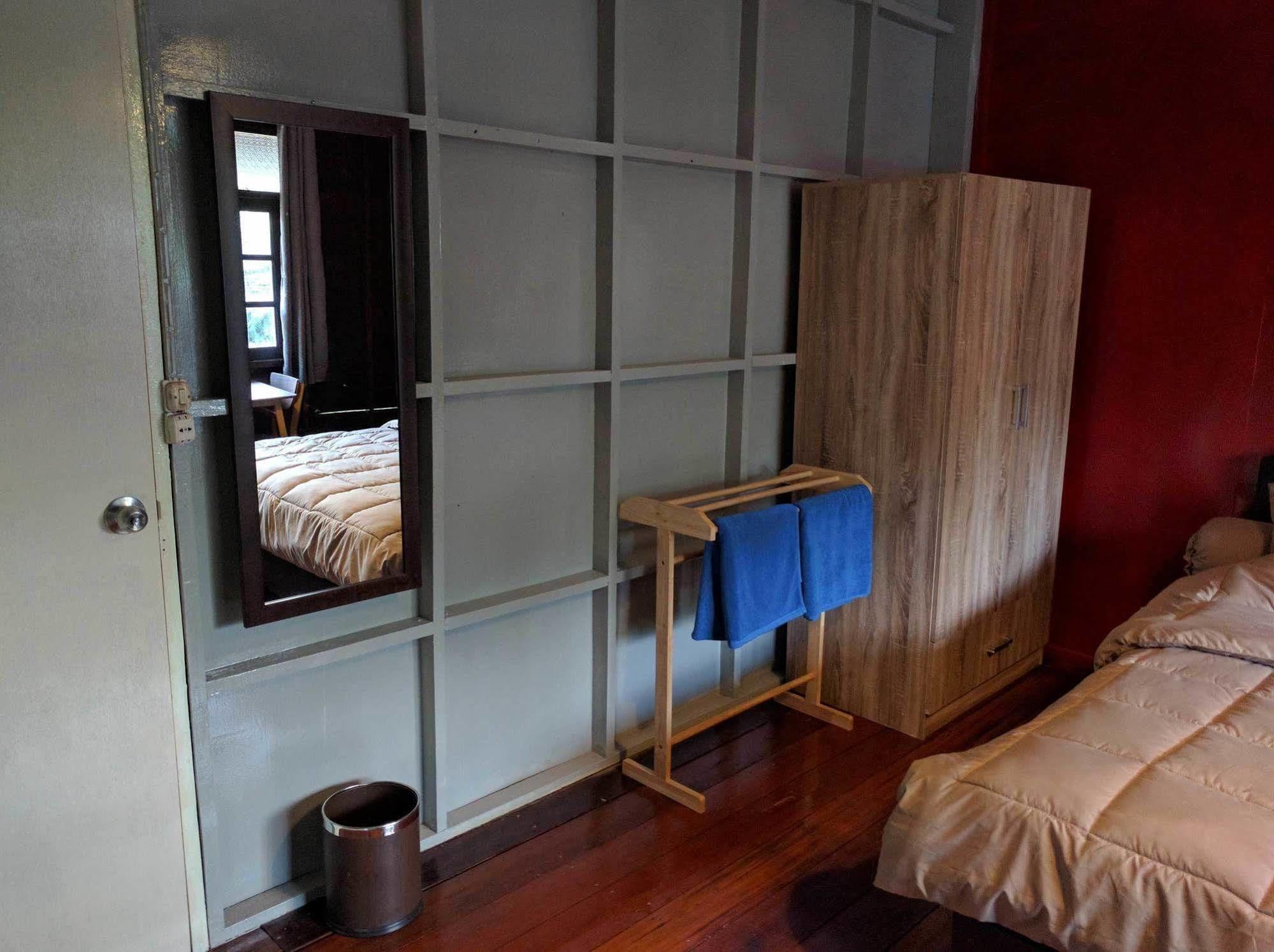 Funky Box Hostel Чианг Кхонг Экстерьер фото